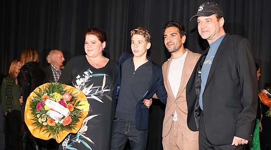 Nadine Wrietz, Philip Noah Schwarz, Elias M'Narek, Marc Rothemund bei der Weltpremiere von DIESES BESCHEUERTE HERZ  (©Foto: Martin Schmitz